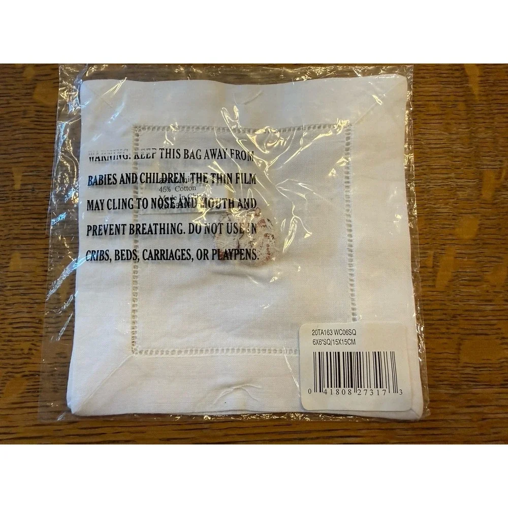 NEW Embroidered Seashell Oceanside Napkins 6
